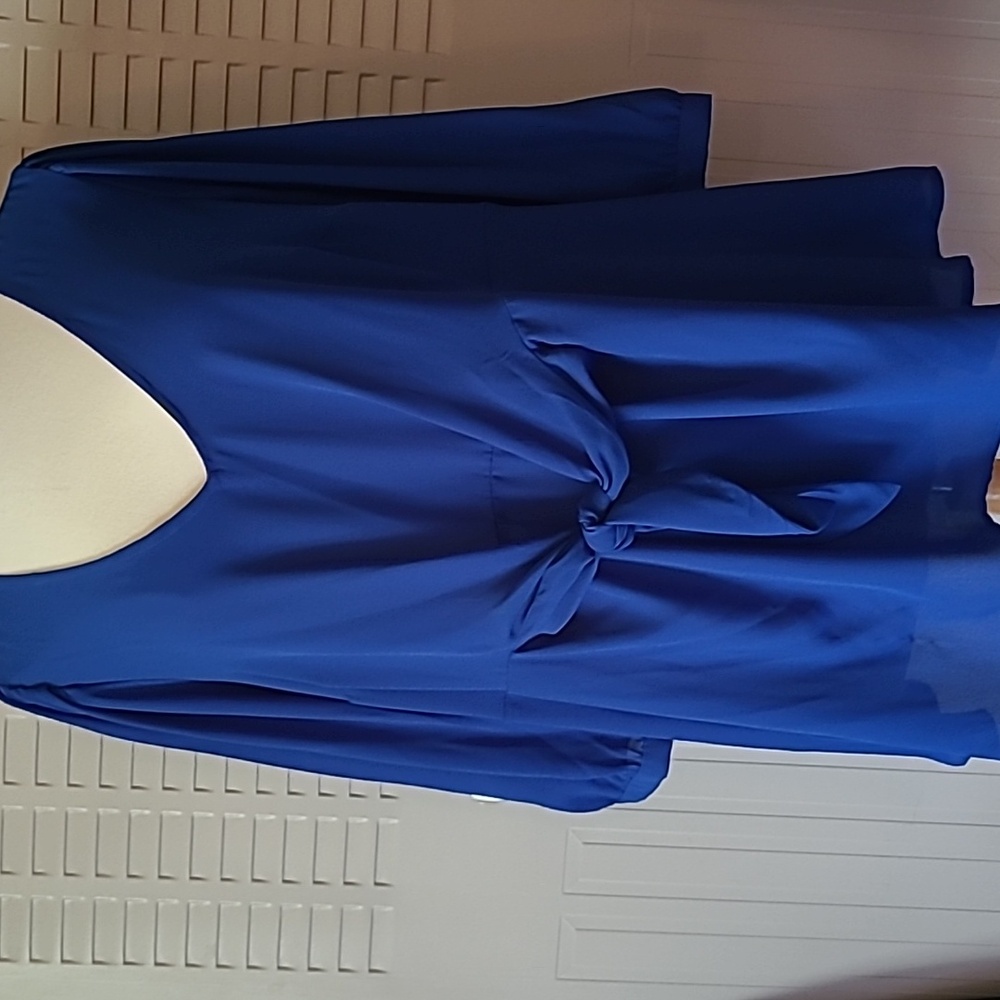 2xl Royal blue Torres blouse ties in front. Like new condition